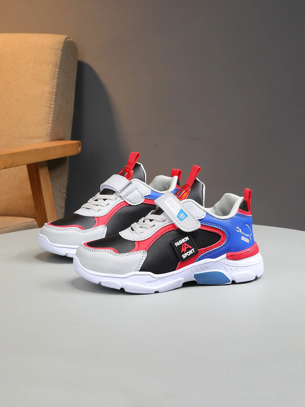 Autumn and Winter Children's Shoes, Boys' Sports Shoes, Leather Surface, Breathable, Non-Slip, Versatile Sports Shoes for Middle-Aged and Older Children, Elementary School Students